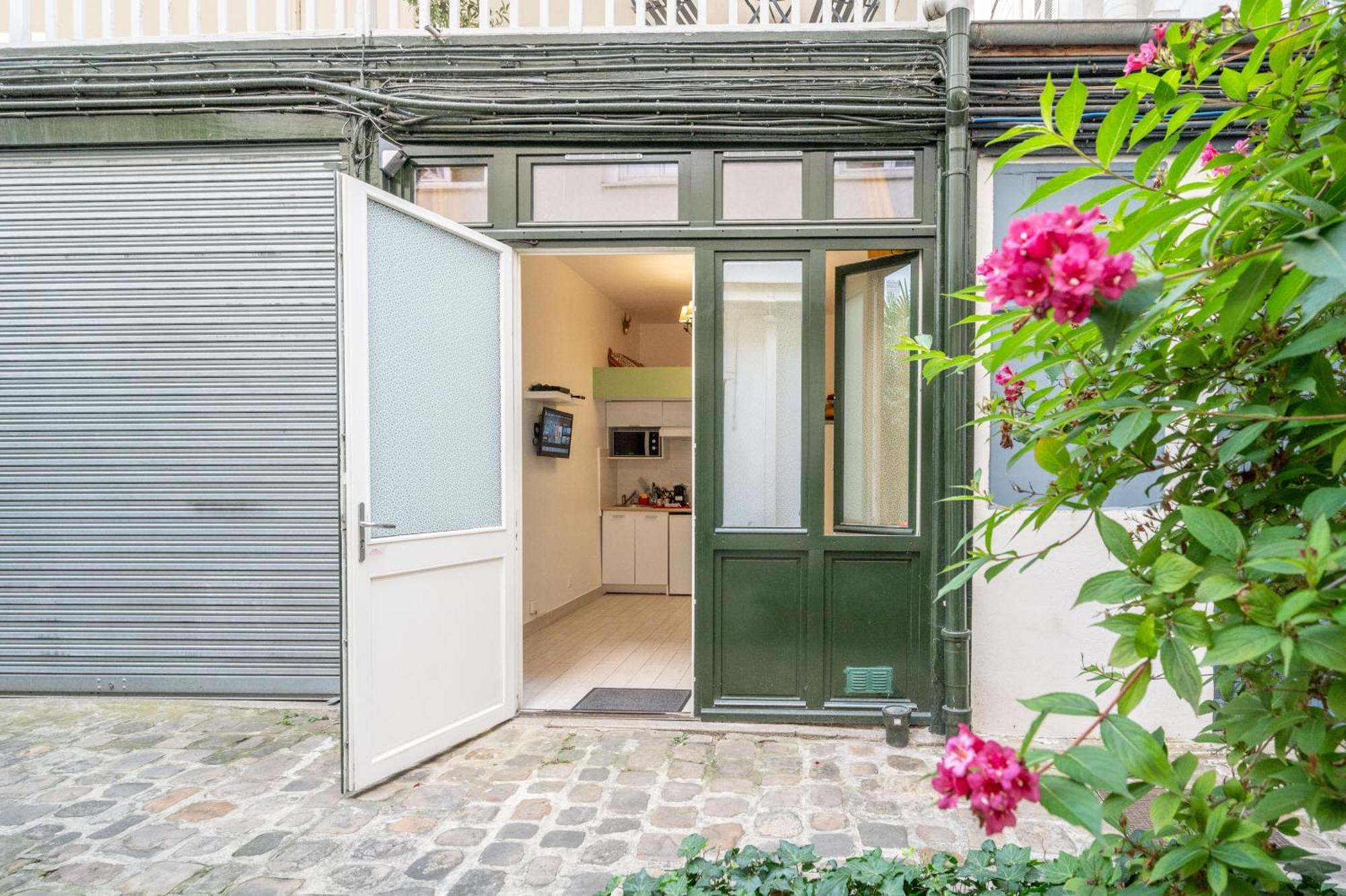Little Boudoir Of Paris Champs-Elysees Exterior photo